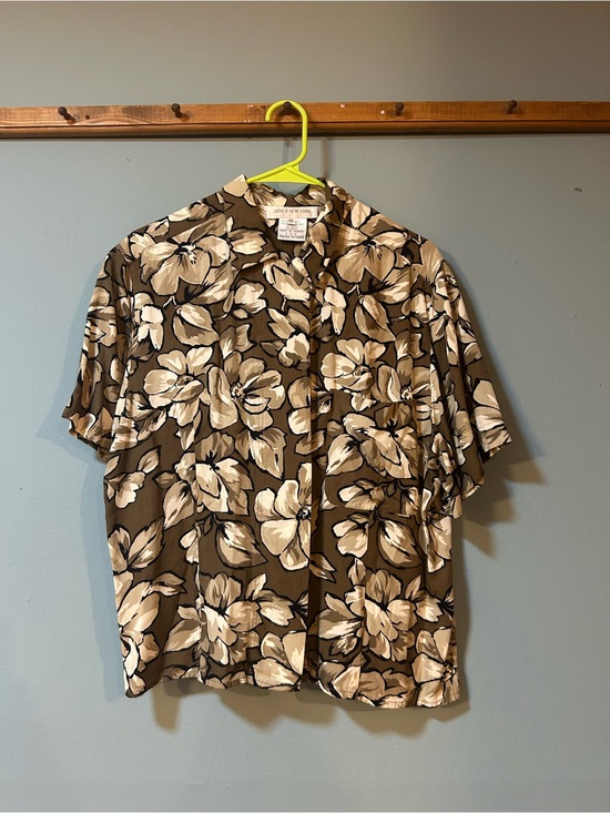 Jones New York Other - Jones New York Brown Short-Sleeve Floral Camp Shirt